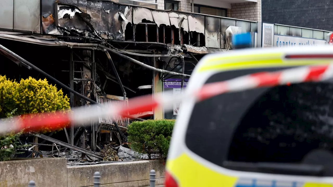 Brand mit zwei Leichtverletzten: Verdächtiger stellt sich nach Explosion in Köln