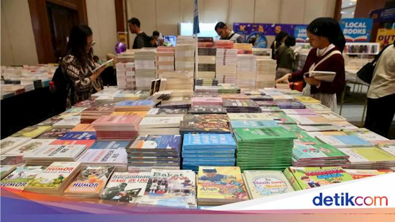 Melihat Pameran Buku Tertua di Asia Tenggara