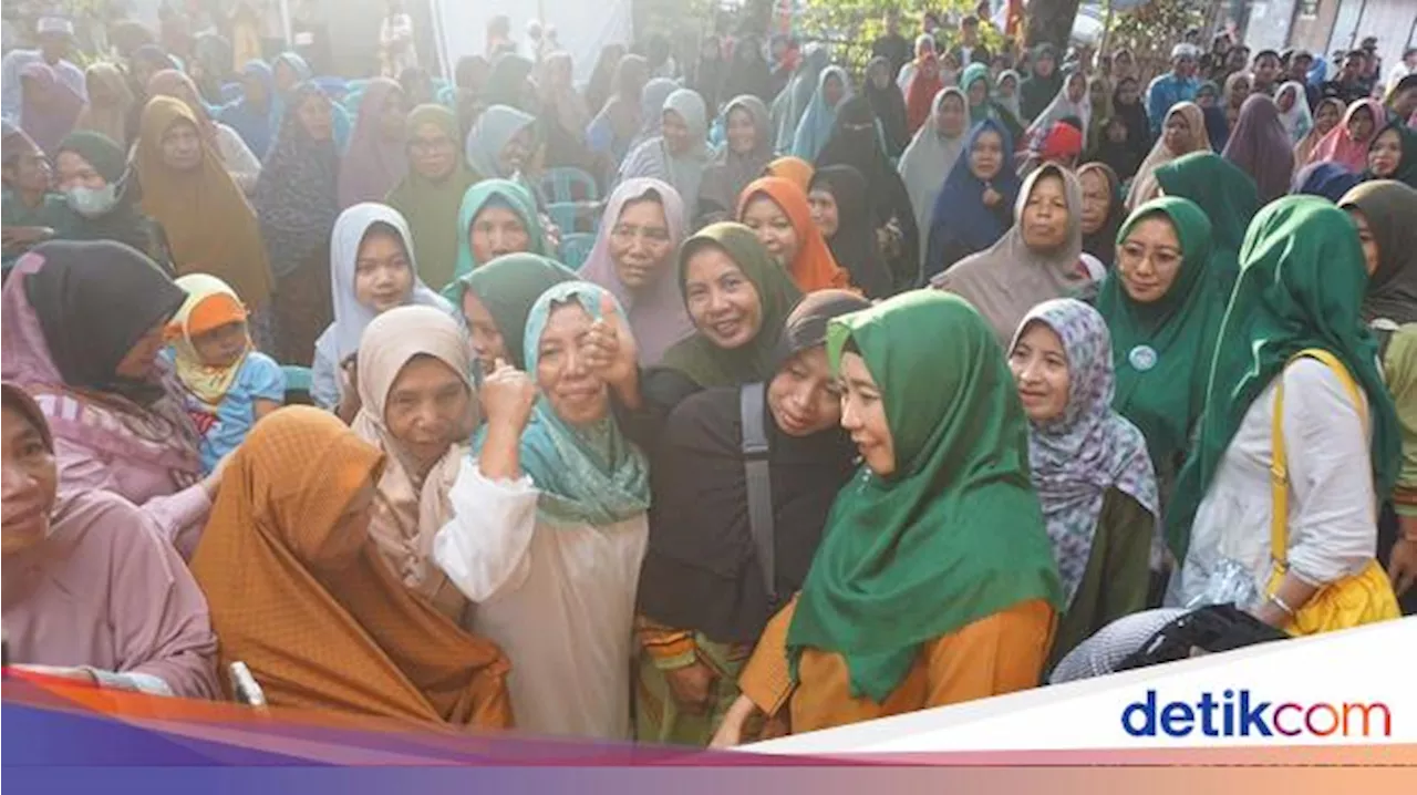 Rohmi Blusukan Temui Emak-emak Lombok Timur di Hari Pertama Kampanye