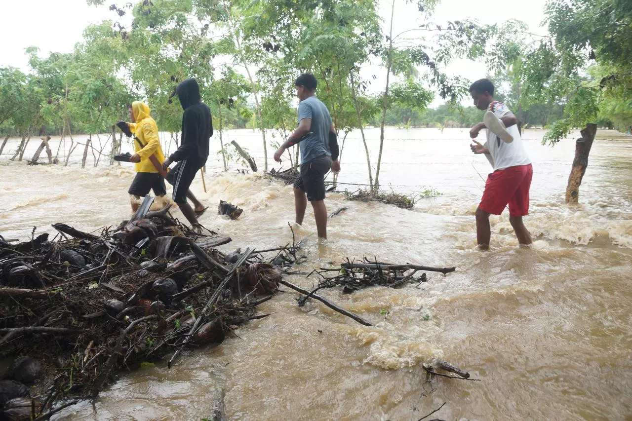 Tormenta Tropical John: Desbordamiento del Río Verde deja incomunicados a comunidades de la Costa de Oaxaca