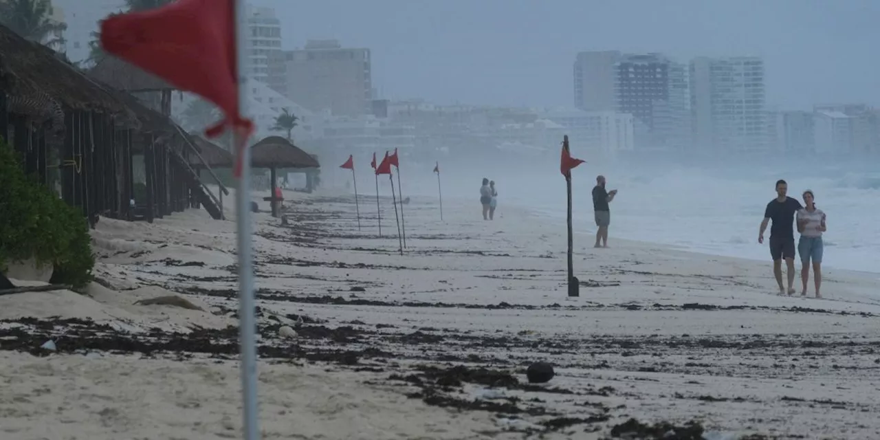 Quintana Roo declara alerta roja por Helene: ¿Qué municipios corren más riesgo?