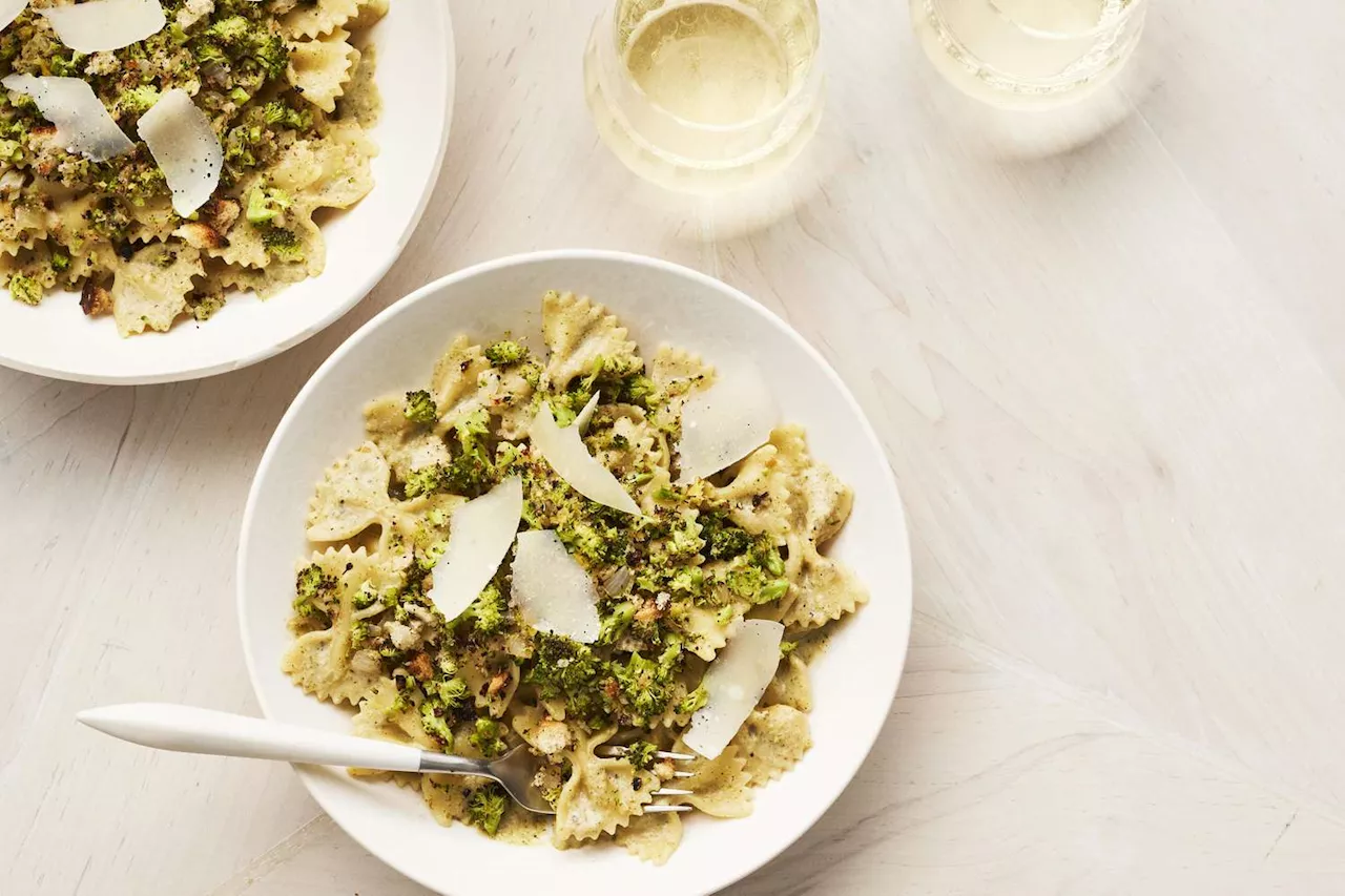 Creamy Farfalle with Broccoli Crumble