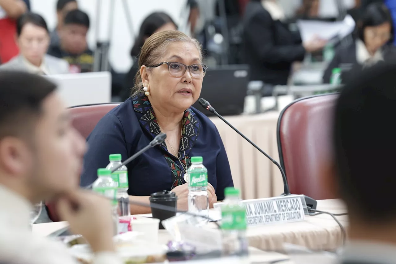 Ex-DepEd official: VP Sara showered subordinates with money