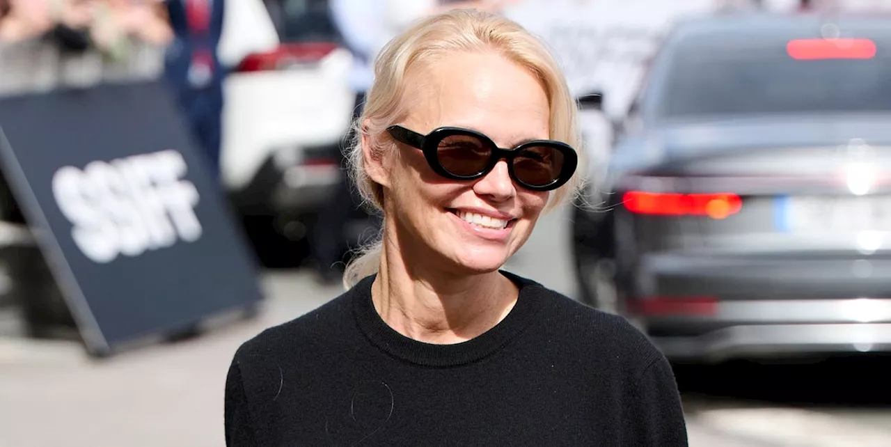 Pamela Anderson Puts a Beachy Twist on Her All-Black Look With This Jumbo Basket Bag