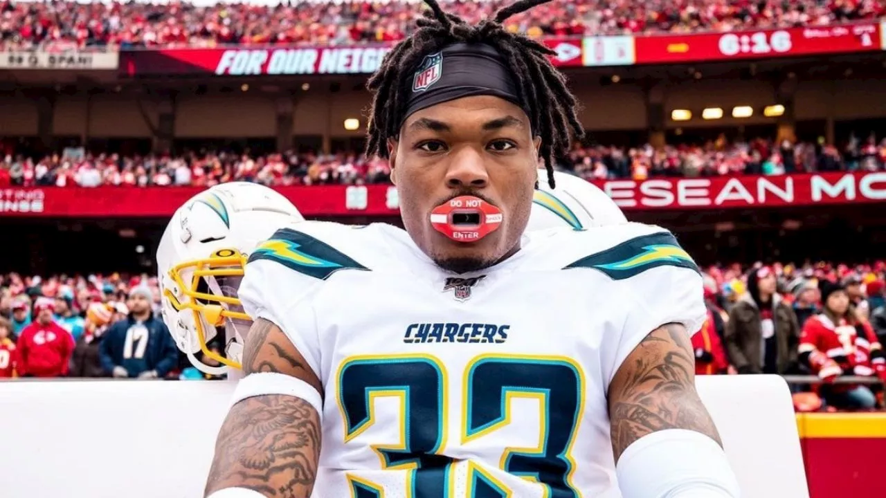 NFL suspende a Derwin James, safety de Los Angeles Chargers, por rudeza innecesaria