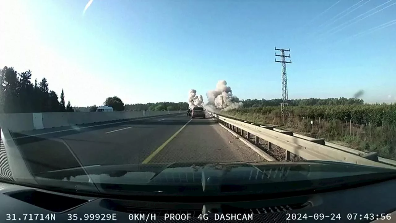 Israele, razzo di Hezbollah colpisce un'autostrada in Galilea: l'ordigno esplode a pochi metri da un'auto