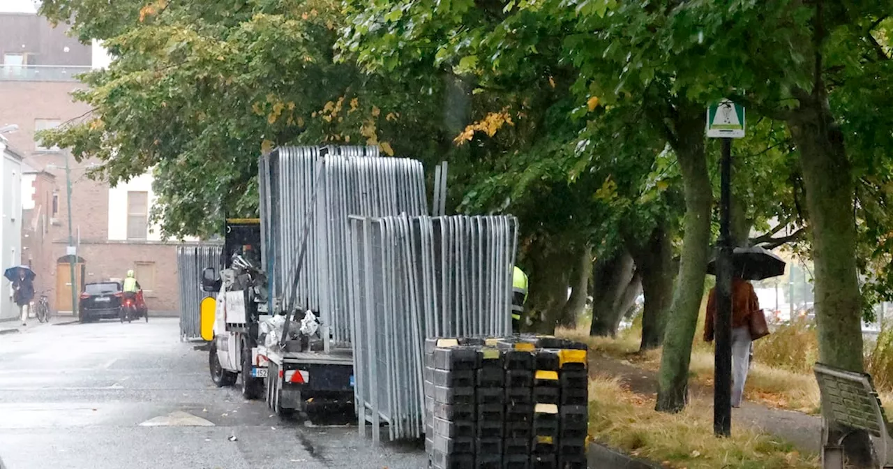 Controversial fencing being removed along Dublin’s Grand Canal