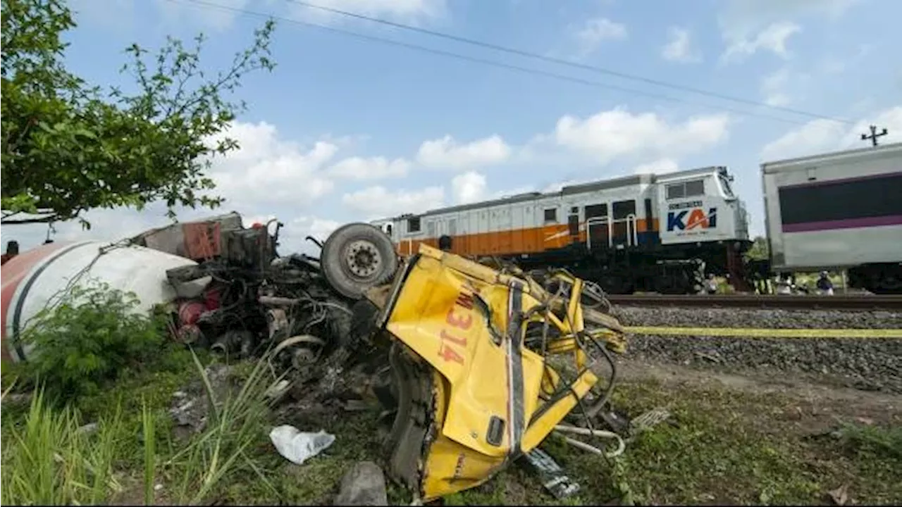 Kecelakaan di Perlintasan Kereta Api Bantul, KAI Akan Proses Hukum Sopir Truk