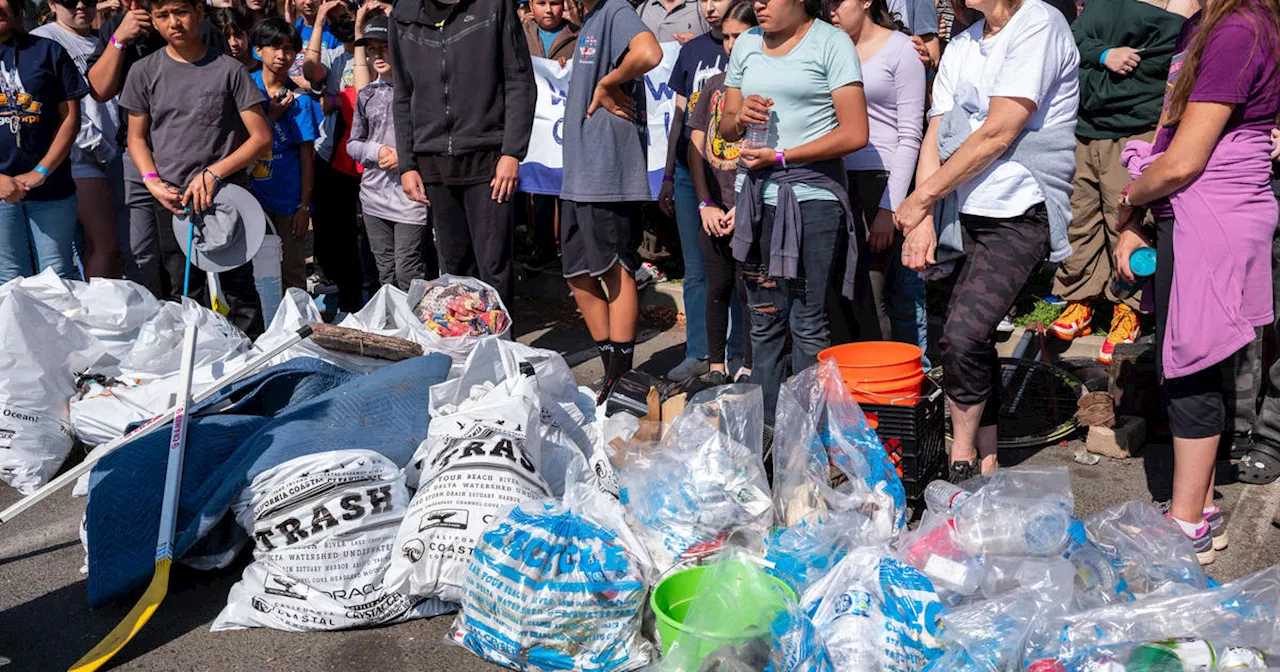 Volunteers collect 127 tons of trash during 40th annual Coastal Cleanup