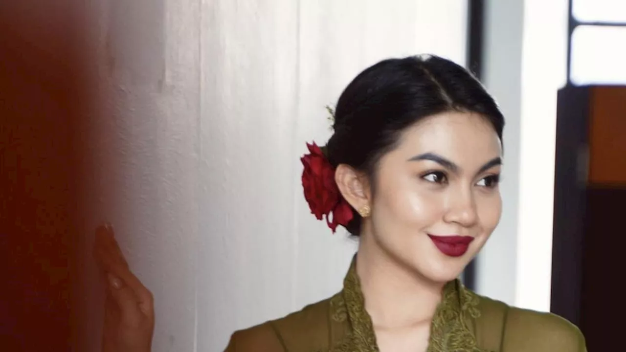 Cantik dan Modern dengan Kebaya Transparan, 4 Inspirasi dari Ariel Tatum hingga Tissa Biani