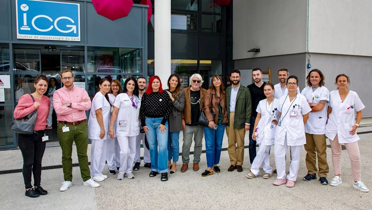 Louane, marraine de l'association Belle & Rose, en visite au CHU de Nîmes pour Octobre Rose