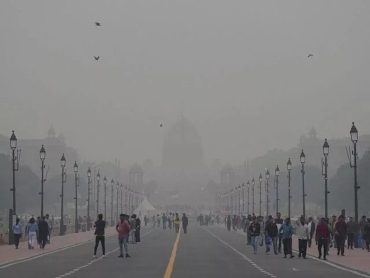 ड्रोन से निगरानी, WFH और मोबाइल एंटी स्मॉग गन... प्रदूषण रोकने के लिए AAP सरकार का 21 पॉइंट विंटर प्लान