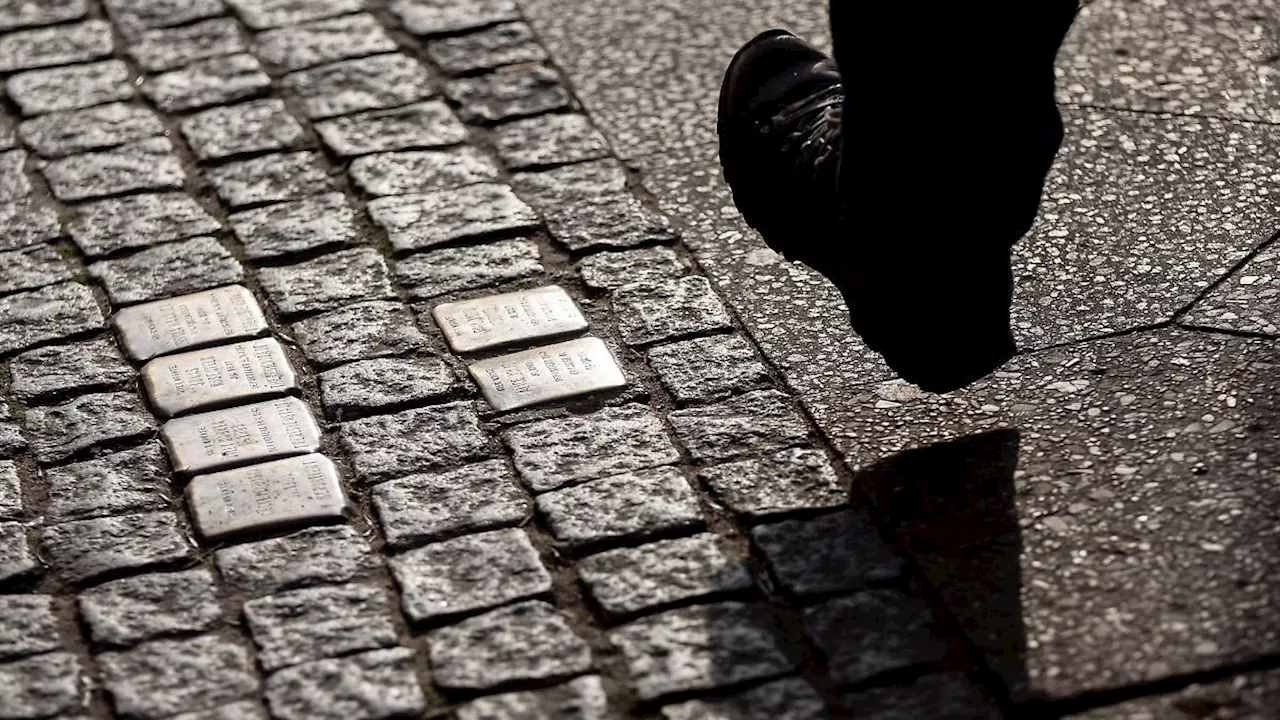 Zwölf neue Stolpersteine erinnern in Schwerin an NS-Opfer