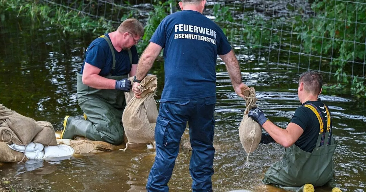 Oder-Region in Alarmstimmung - Helfer im Dauereinsatz