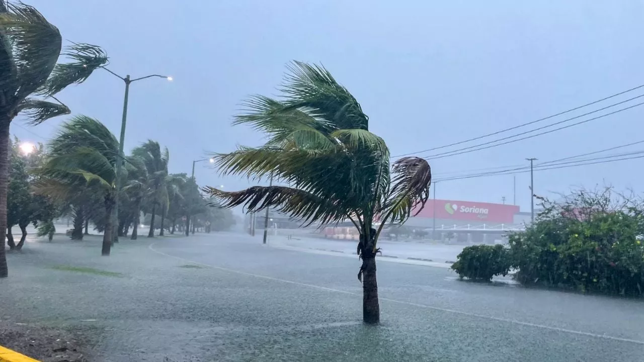 John resurge como tormenta tropical cerca de Acapulco; alerta roja en Cancún por huracán Helene