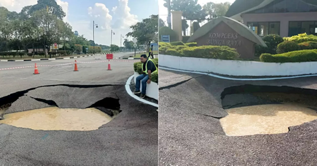 [PHOTOS] Massive 5.4M-Wide Sinkhole Appears In Front Of KLIA's Bunga Raya VIP Complex