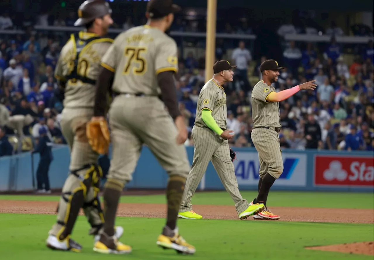 Here’s how the Padres’ playoff-clinching triple play sounded in 3 languages