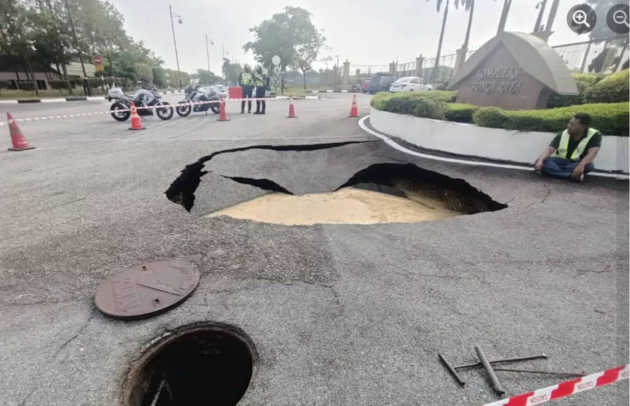 Sinkhole appears in front of KLIA's VIP Complex