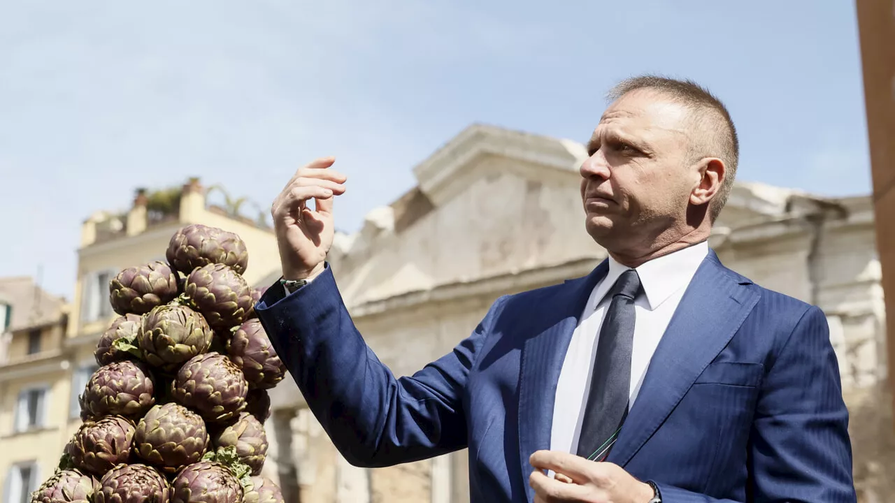 A lavorare nei campi per 507 euro al mese: Lollobrigida lancia il Servizio Civile Agricolo