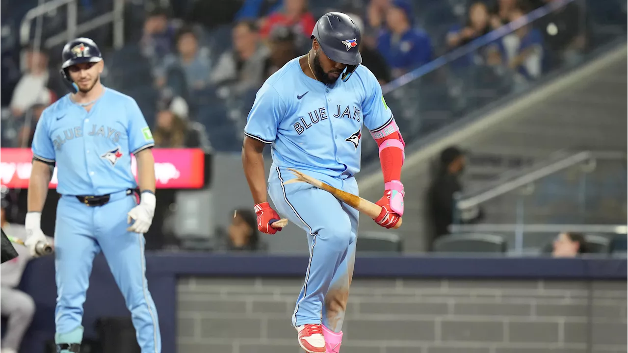 Blue Jays' rally comes up short, fall to Red Sox in extras