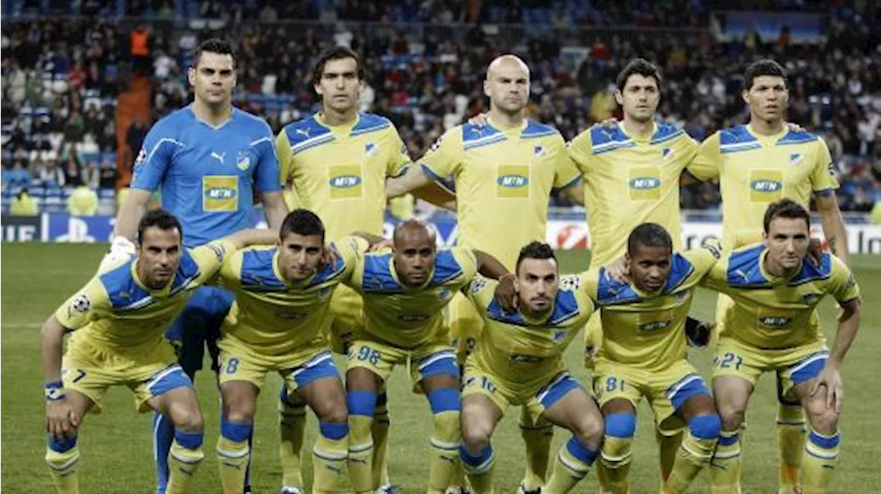 Il Pafos cade in 10: l'APOEL alza in cielo la 15esima Supercoppa di Cipro