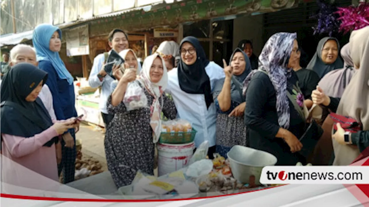 Hari Pertama Kampanye, Cabup Nomor Urut 1 Ipuk Temui Pedagang di Pasar Blambangan