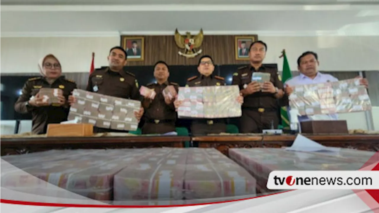 Kejari Semarang Lelang 19 Kontainer Tekstil Ilegal Senilai Rp13,3 Miliar