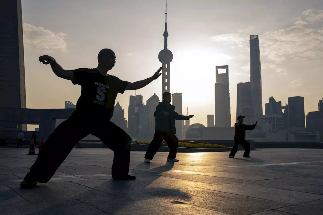 Chinese Stocks Extend Gains on Continued Stimulus Optimism