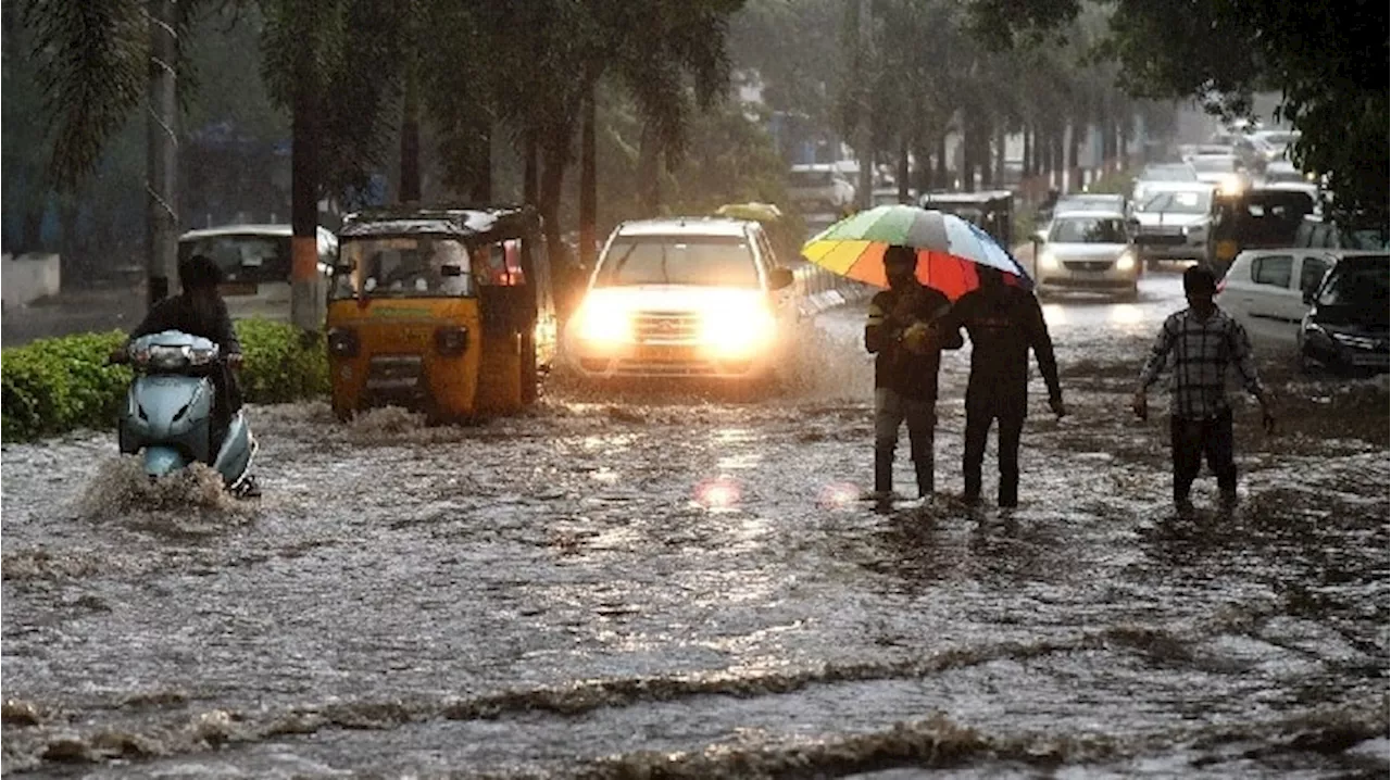 Heavy Rains Alert: అల్పపీడనం ప్రభావం, ఈ ఏడు జిల్లాల్లో ఇవాళ భారీ వర్షాలు