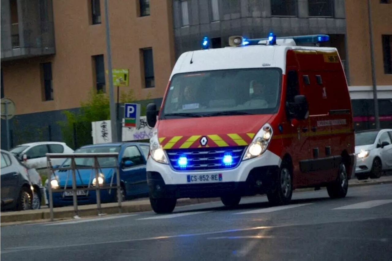 Montpellier : une voiture se retourne près d'un supermarché, une femme hospitalisée