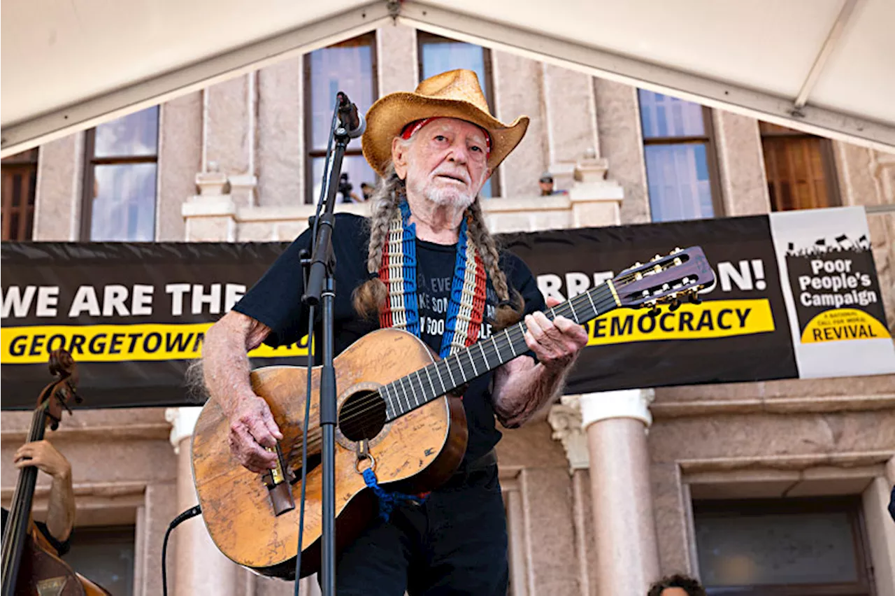 Willie Returns to Austin City Limits