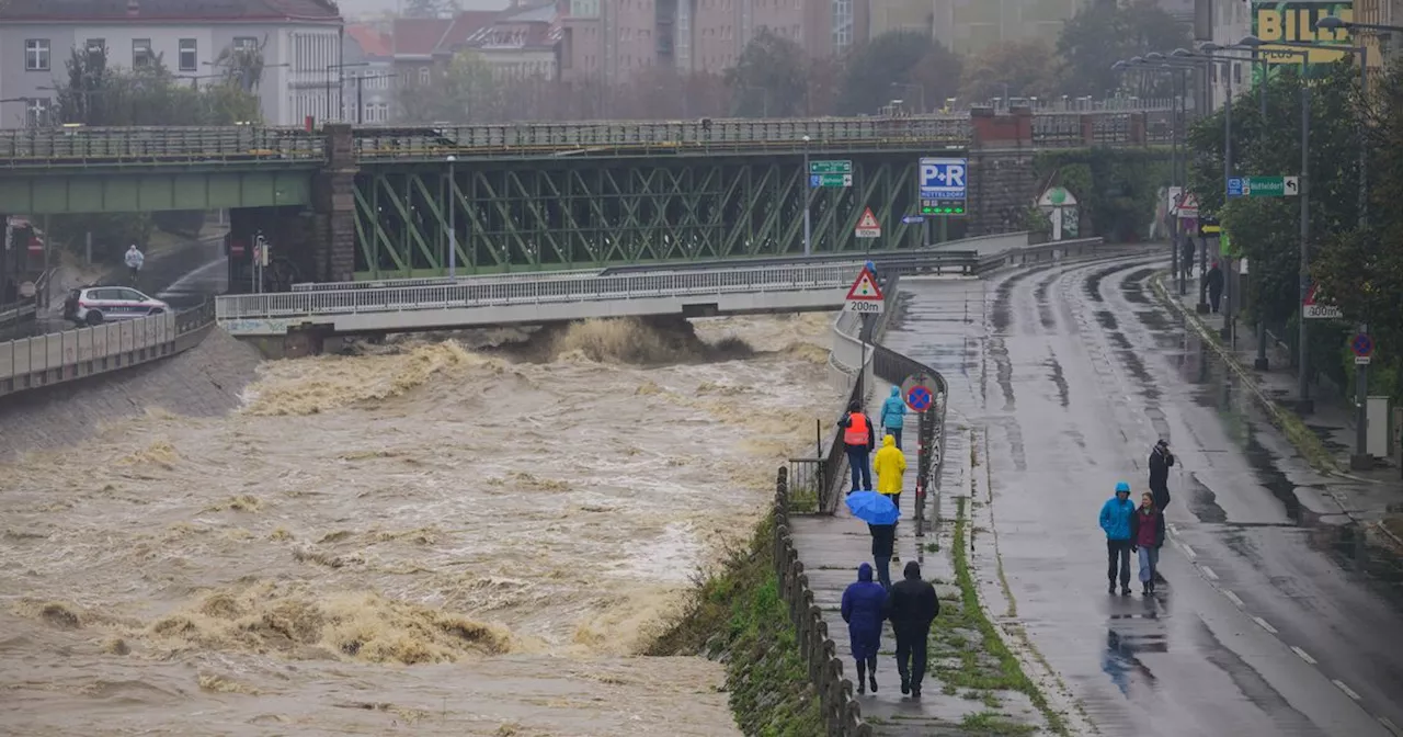 Climate change delivered 'stark contrasts' in weather this summer say Copernicus