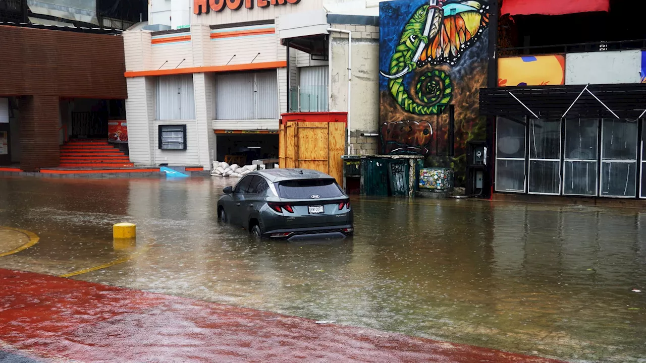 Les images des dégâts au Mexique de l'ouragan Hélène avant son arrivée en Floride