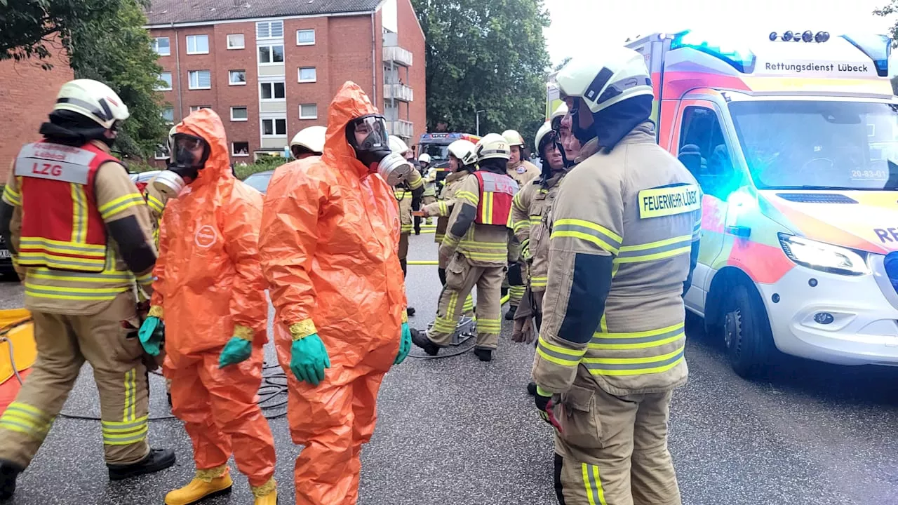 Feuerwehr im Gift-Einsatz: Mann öffnet Brief mit Pulver und wird krank