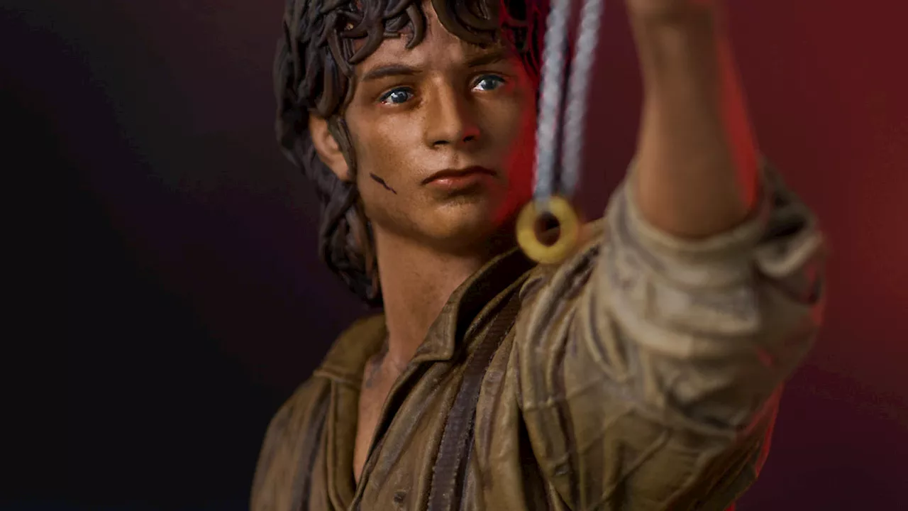 Frodo Arrives on Mount Doom with New Lord of the Rings Gallery Statue 