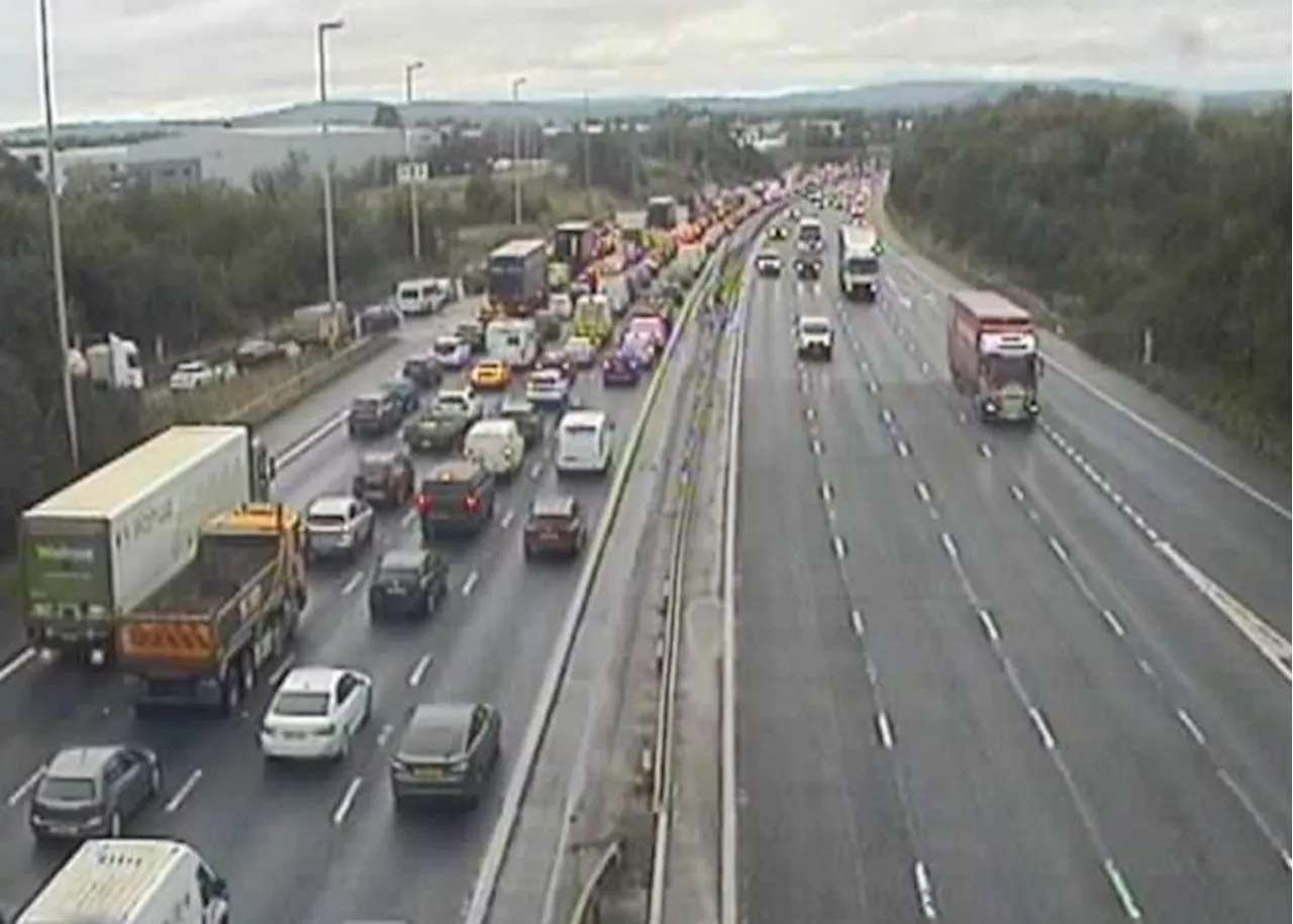 All lanes back open on M6 southbound at Preston Junction 31 as major delays remain