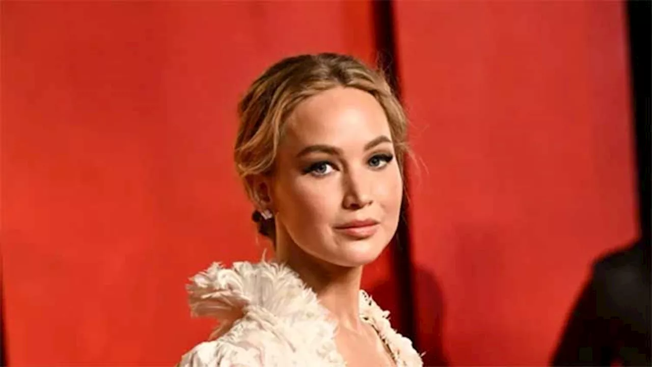 Jennifer Lawrence shows her support for Kamala Harris