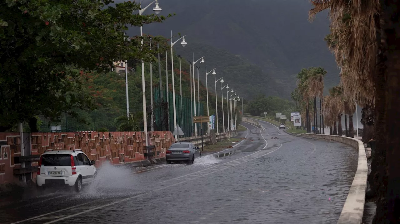 La Guadeloupe placée en vigilance rouge 'fortes pluies et orages', annonce Météo-France