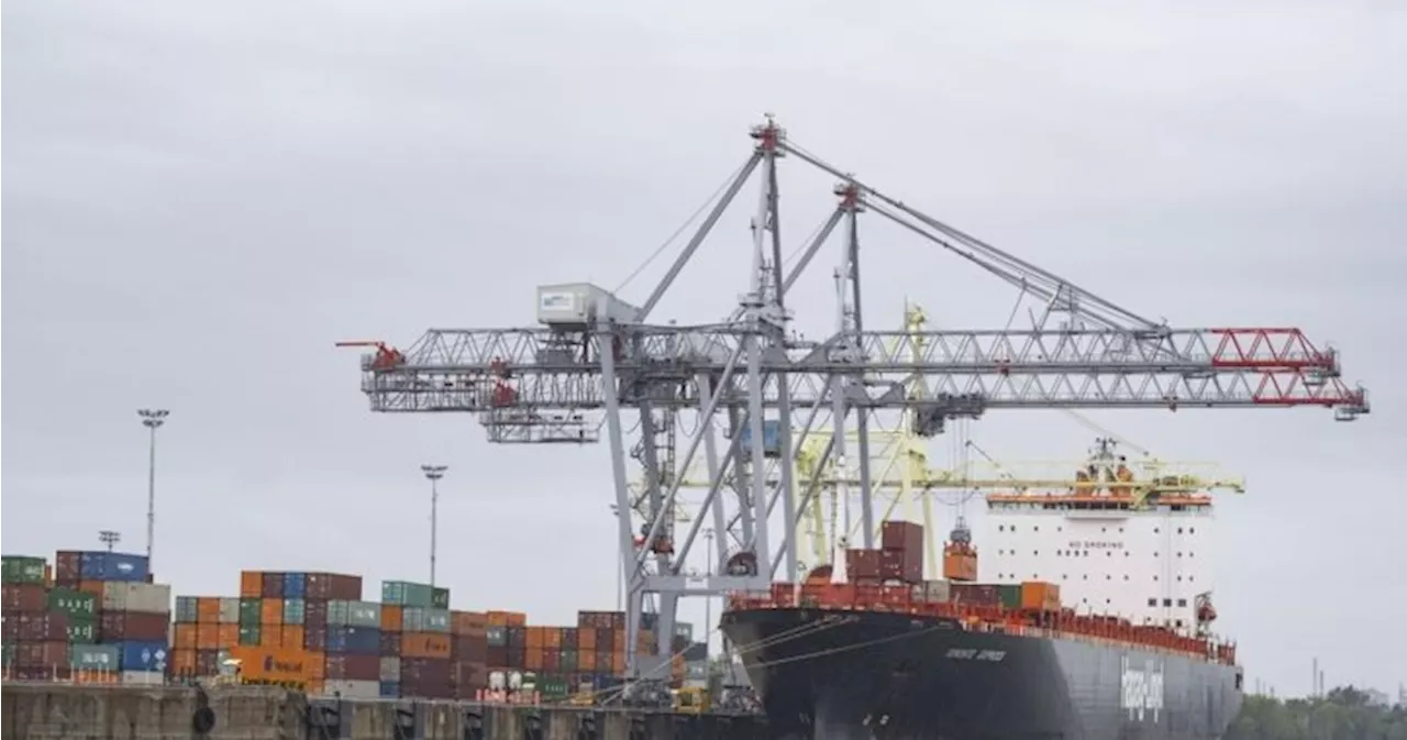 Port of Montreal dockworkers approve strike mandate