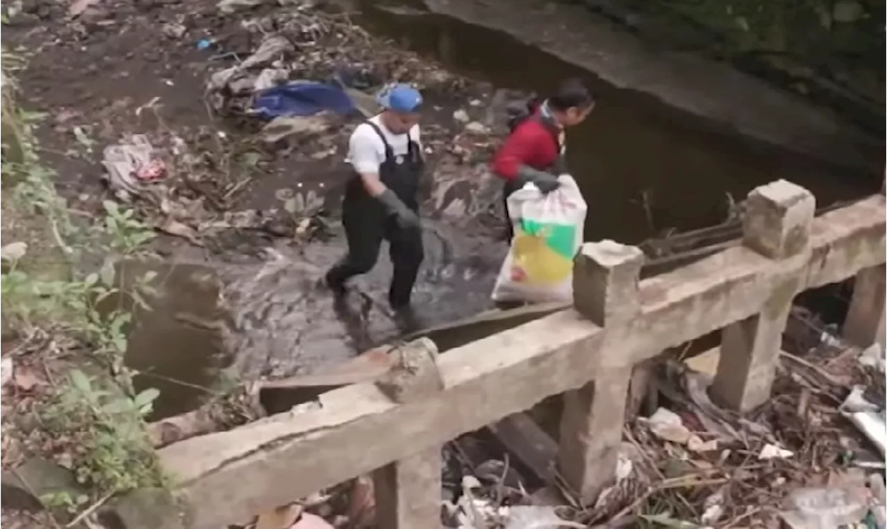 Magkaibigan, naging libangan ang mag-alis ng mga basura sa mga estero