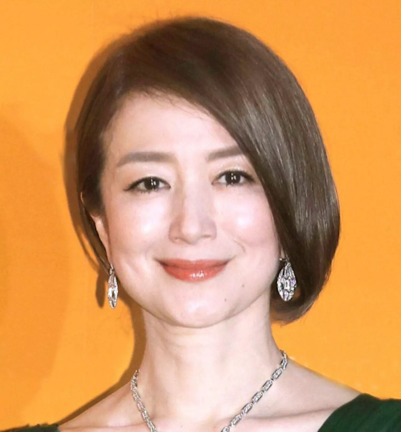 すんごいキュート！鈴木京香がガラリ「髪色…」「若々しくて」「えぐ」「最強クラスの美人」と絶賛