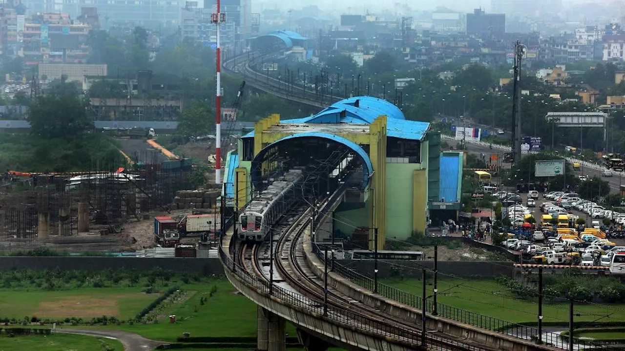 Delhi Metro Golden Line: तुगलकाबाद-एरोसिटी के डबल डेकर कॉरिडोर का निर्माण कार्य सुस्त, वायाडक्ट का काम अभी भी बाकी