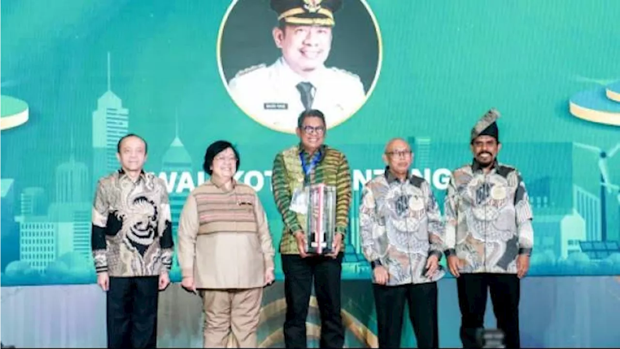 Komitmen Jaga Lingkungan, Walikota dan Ketua DPRD Bontang Raih Penghargaan Nirwasita Tantra