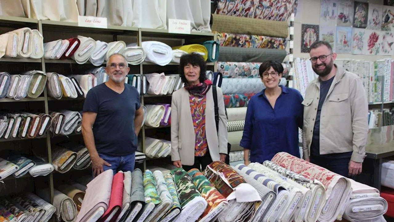 Laurence et Laurent modernisent leur boutique avec une nouvelle enseigne à Dreuilhe