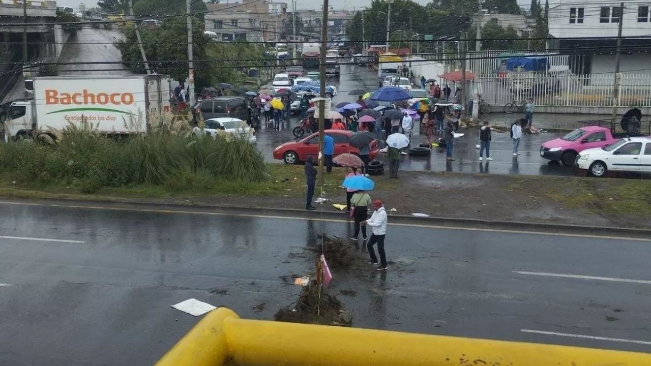 Caos en Ecatepec aumenta: Bloquean por tercer día la carretera Texcoco-Lechería; esto exigen