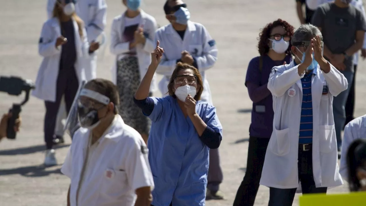 Derechos Humanos pide seguridad para médicos y pasantes en Nuevo León; trabajan bajo protesta