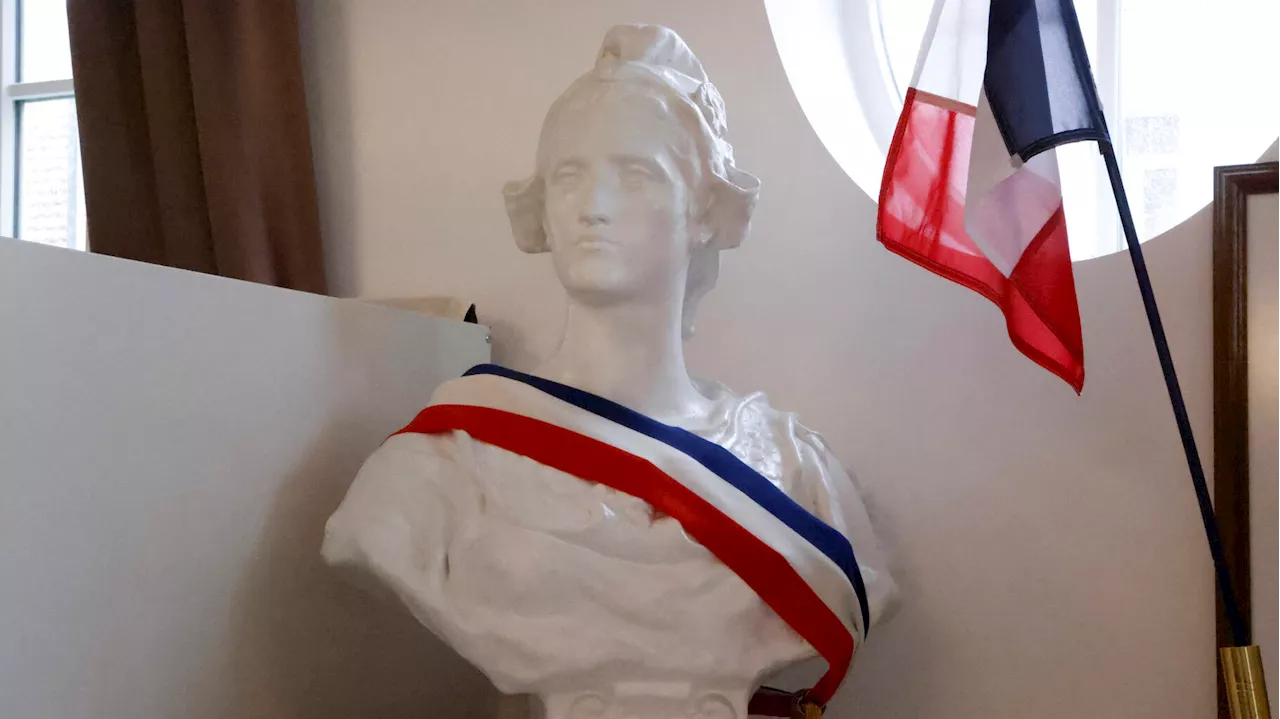 L’agression au couteau du maire de Saint-Brieuc provoque l’indignation générale des politiques