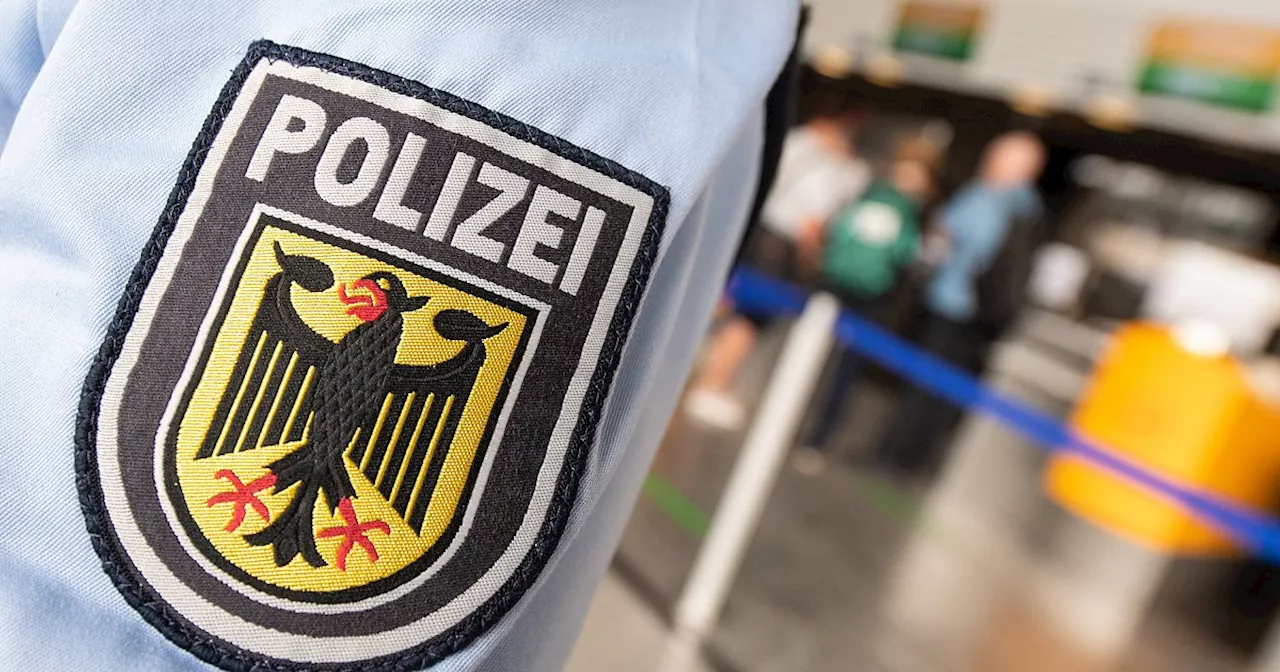 Kurz vor geplantem Urlaub: Bundespolizei stoppt Gütersloher am Flughafen in Paderborn