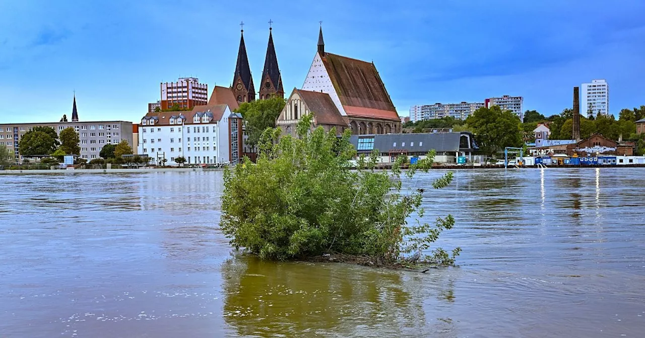 Trotz fallender Pegel: Hochwasserlage angespannt