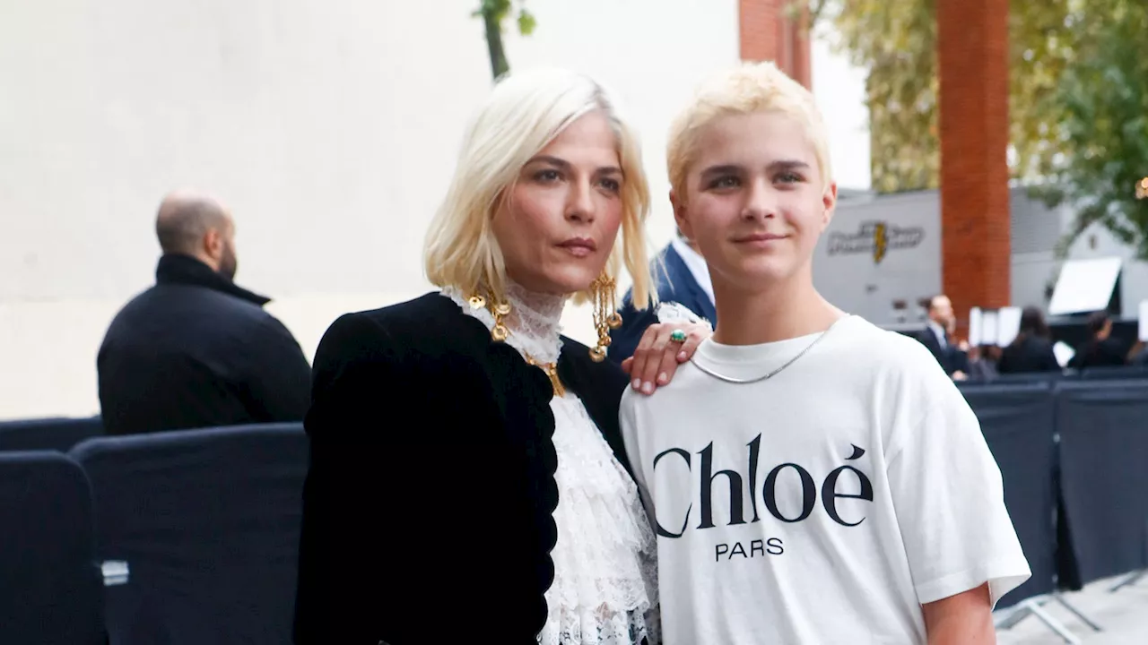 Selma Blair und ihr Sohn Arthur tragen Partnerlook in Paris